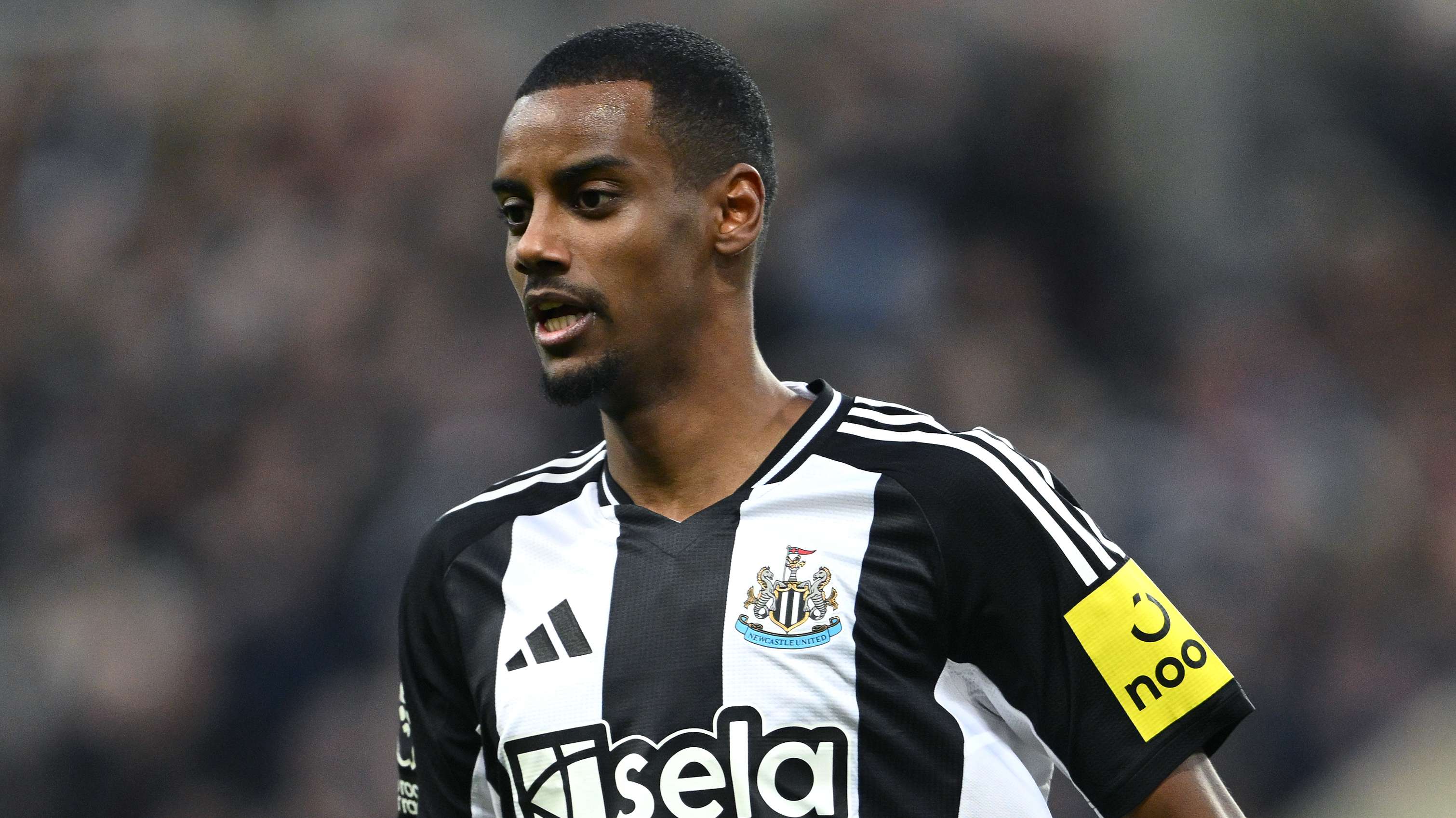 女子拳击奥运首金：汗水沉淀荣耀，铸就震撼传奇！.